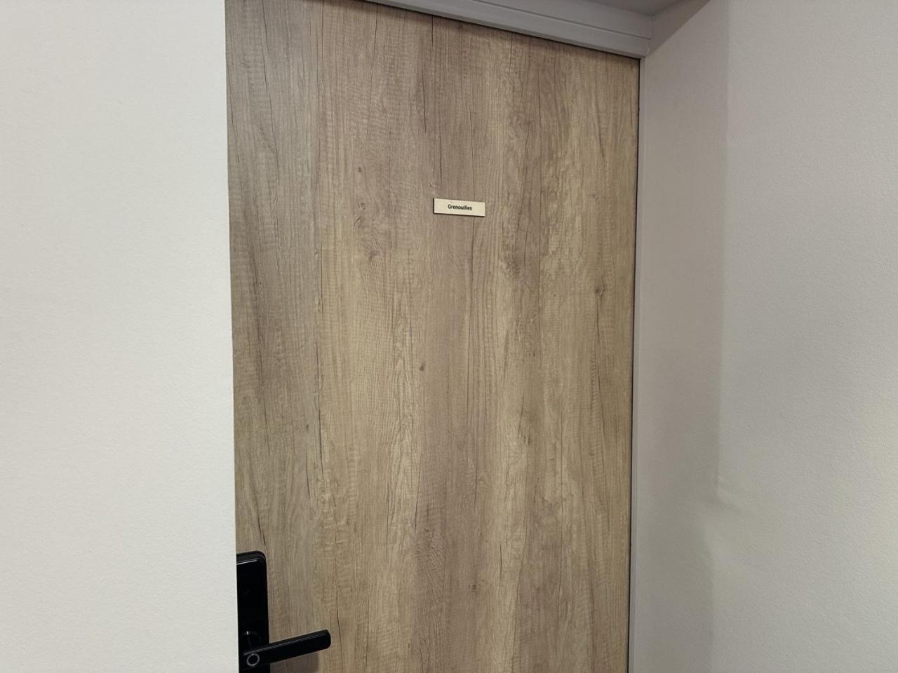 Les Suites Gueguen Шабли Стая снимка