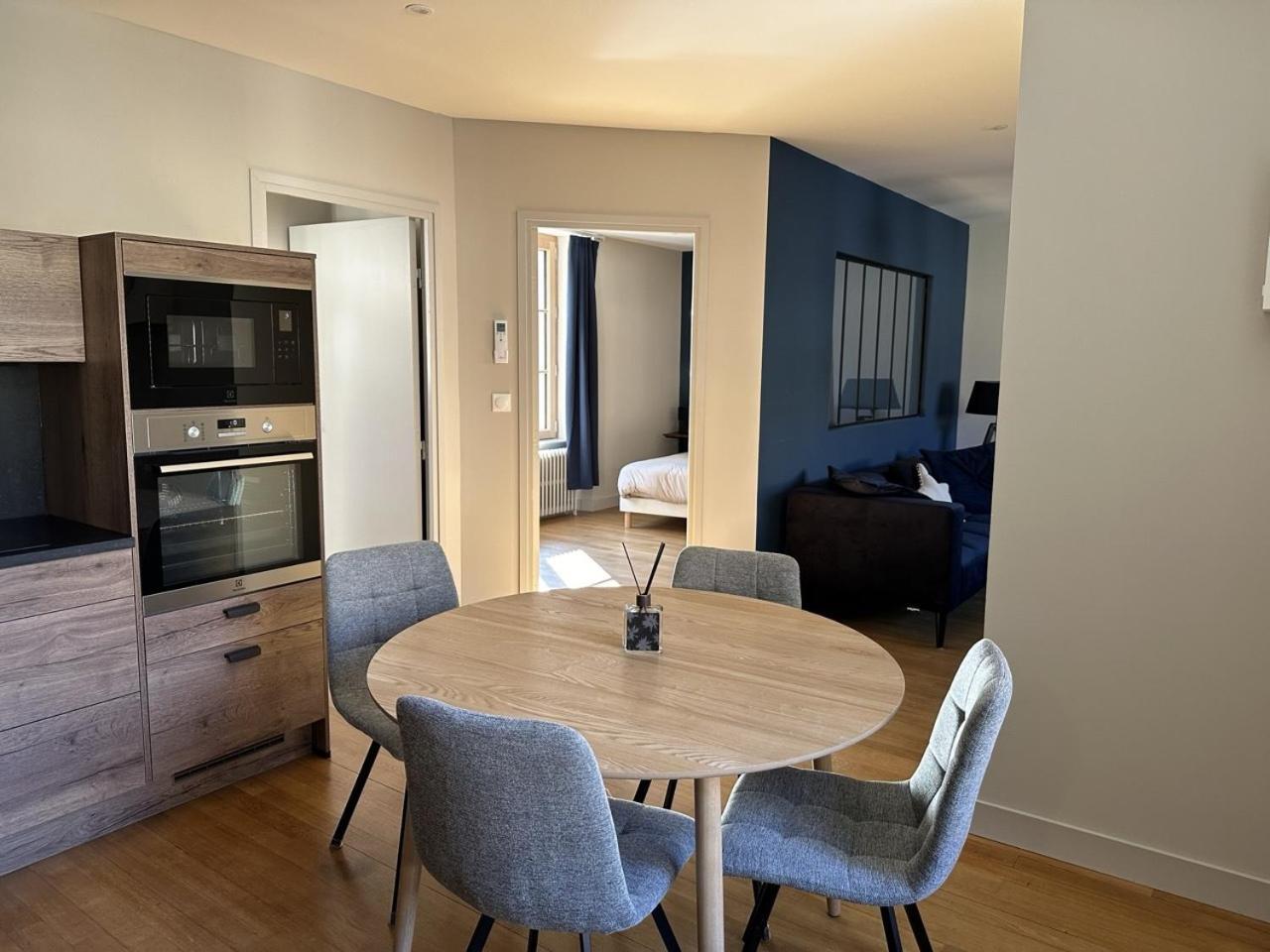 Les Suites Gueguen Шабли Стая снимка