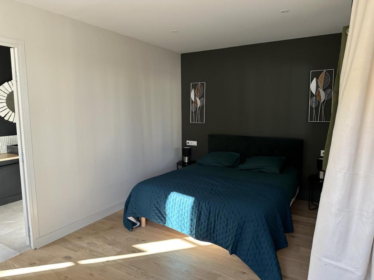 Les Suites Gueguen Шабли Стая снимка